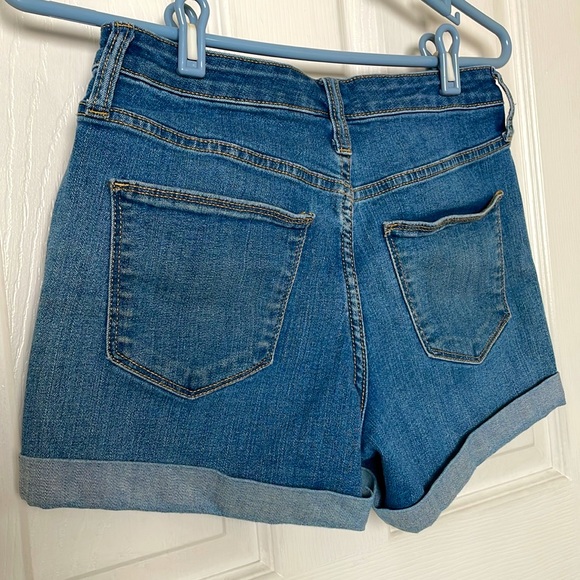 High-rise jean shorts - Picture 2 of 2